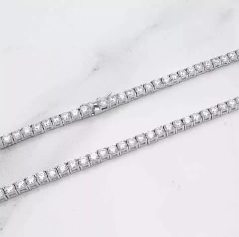 Elegant 14K White Gold Tennis Necklace